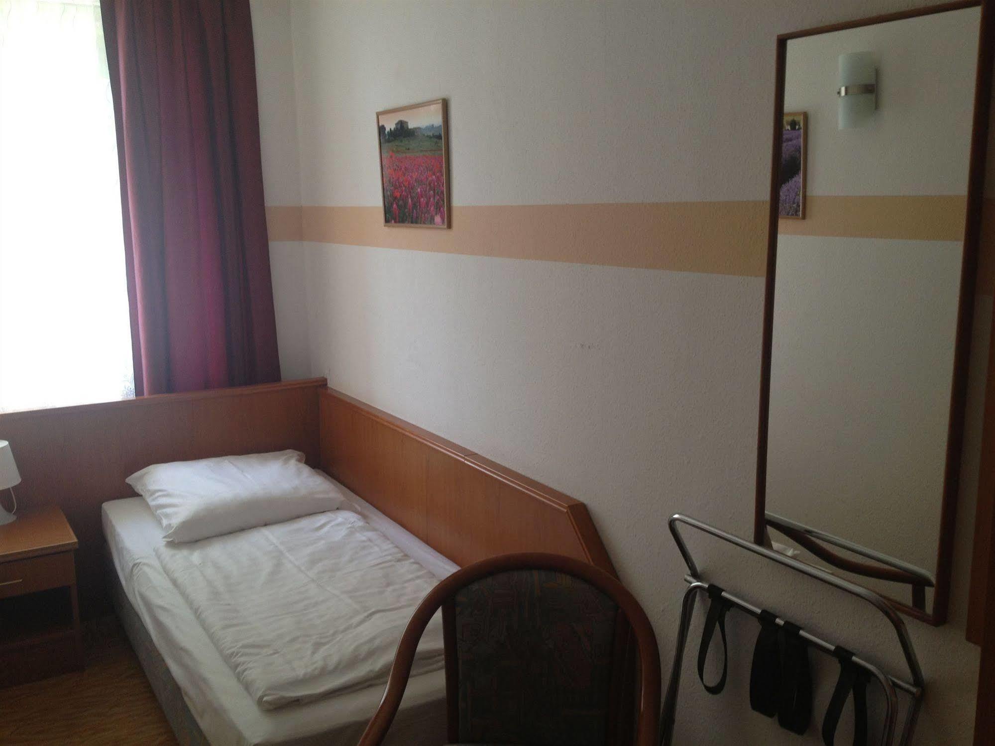 Itm Hotel Oase Hamburg Ngoại thất bức ảnh